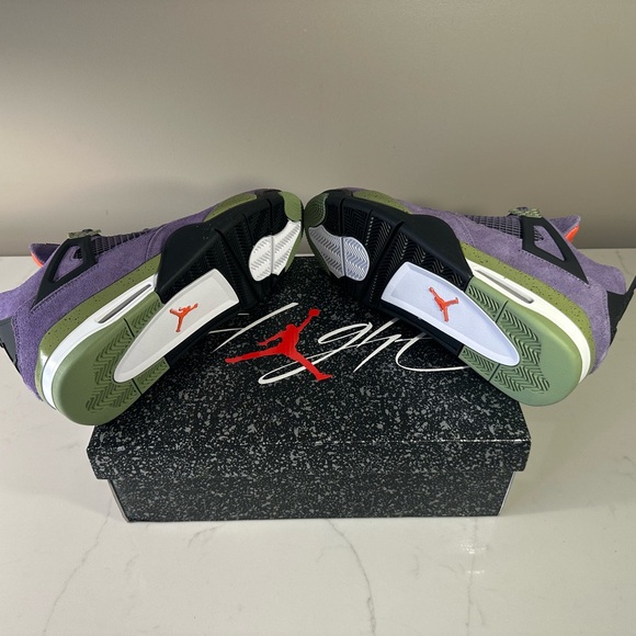 BRAND NEW WMNS AIR JORDAN 4 RETRO CANYON PURPLE SIZE US 12 - Picture 7 of 11